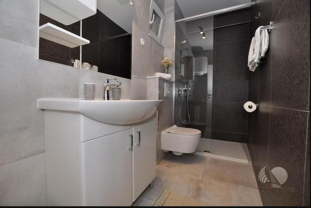 Apartmani Miranda Drašnice Eksteriør billede